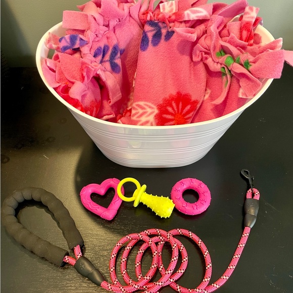 Brand New!🛍️Doggy Gift Bags & Baskets 🛍️ for your Fur-baby 🐾🐩